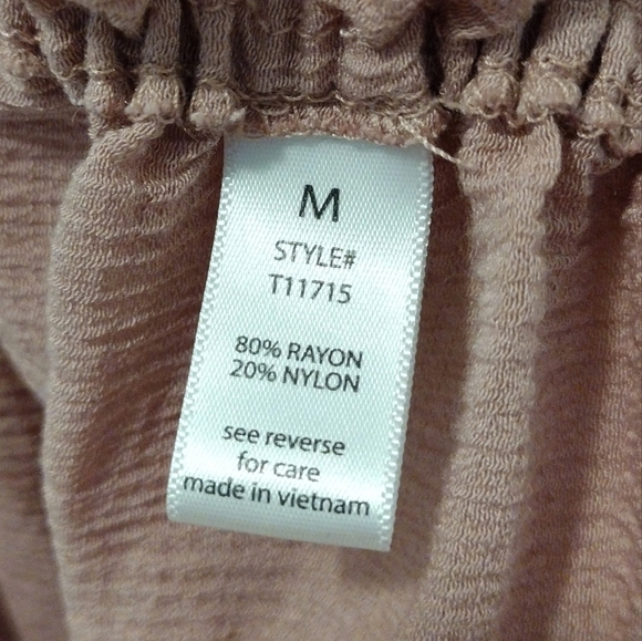 Active USA - Ruched Smock Crop Blouse - Picture 12 of 13